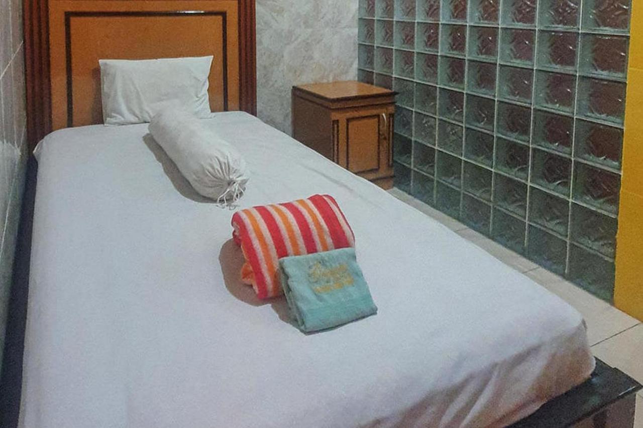 Homestay Gayatri Sawojajar Near Univ Negeri Malang Kampus 2 Mitra Reddoorz المظهر الخارجي الصورة